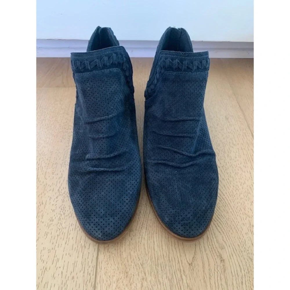 Vince Camuto vince camuto